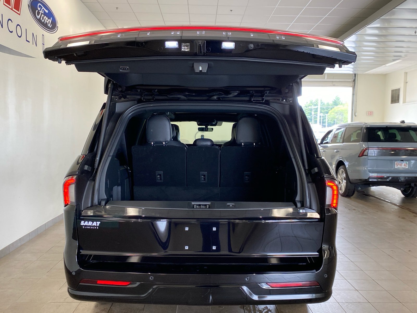 Certified 2026 Lincoln Navigator L Black Label AWD/4WD image 7