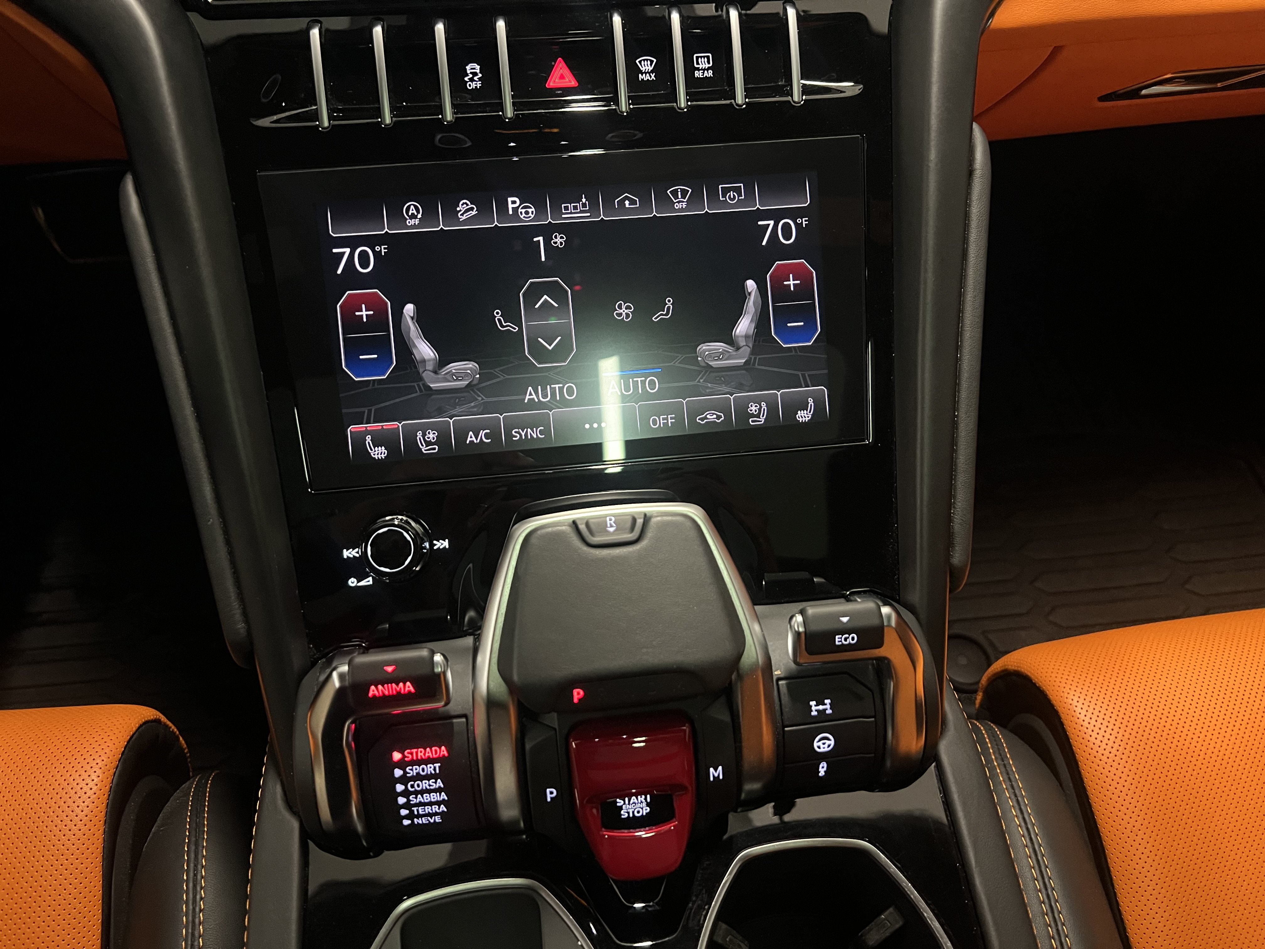 Used 2021 Lamborghini Urus AWD/4WD image 22