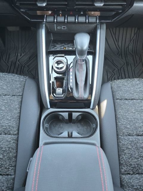 Used 2024 Chevrolet Colorado Z71 w/ Z71 Convenience Package 2 image 32