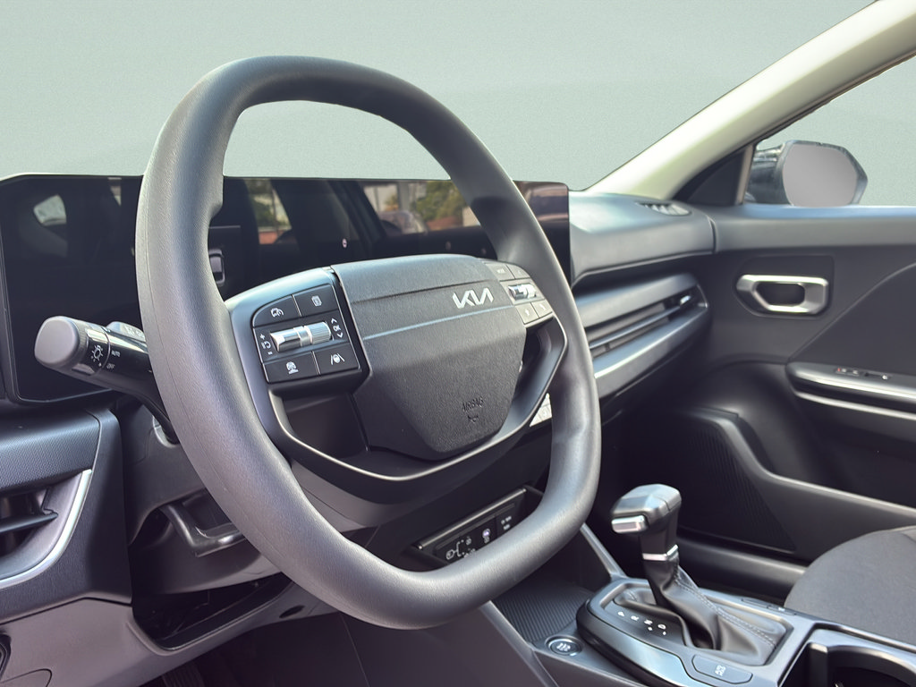 New 2026 Kia K4 FWD image 25