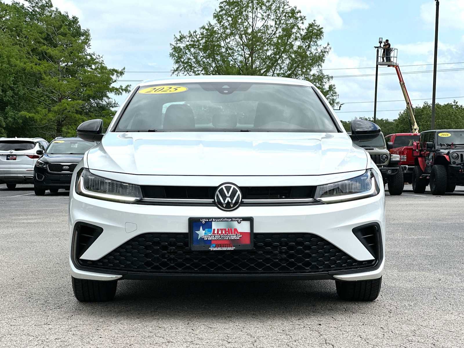 Used 2025 Volkswagen Jetta Sport image 10