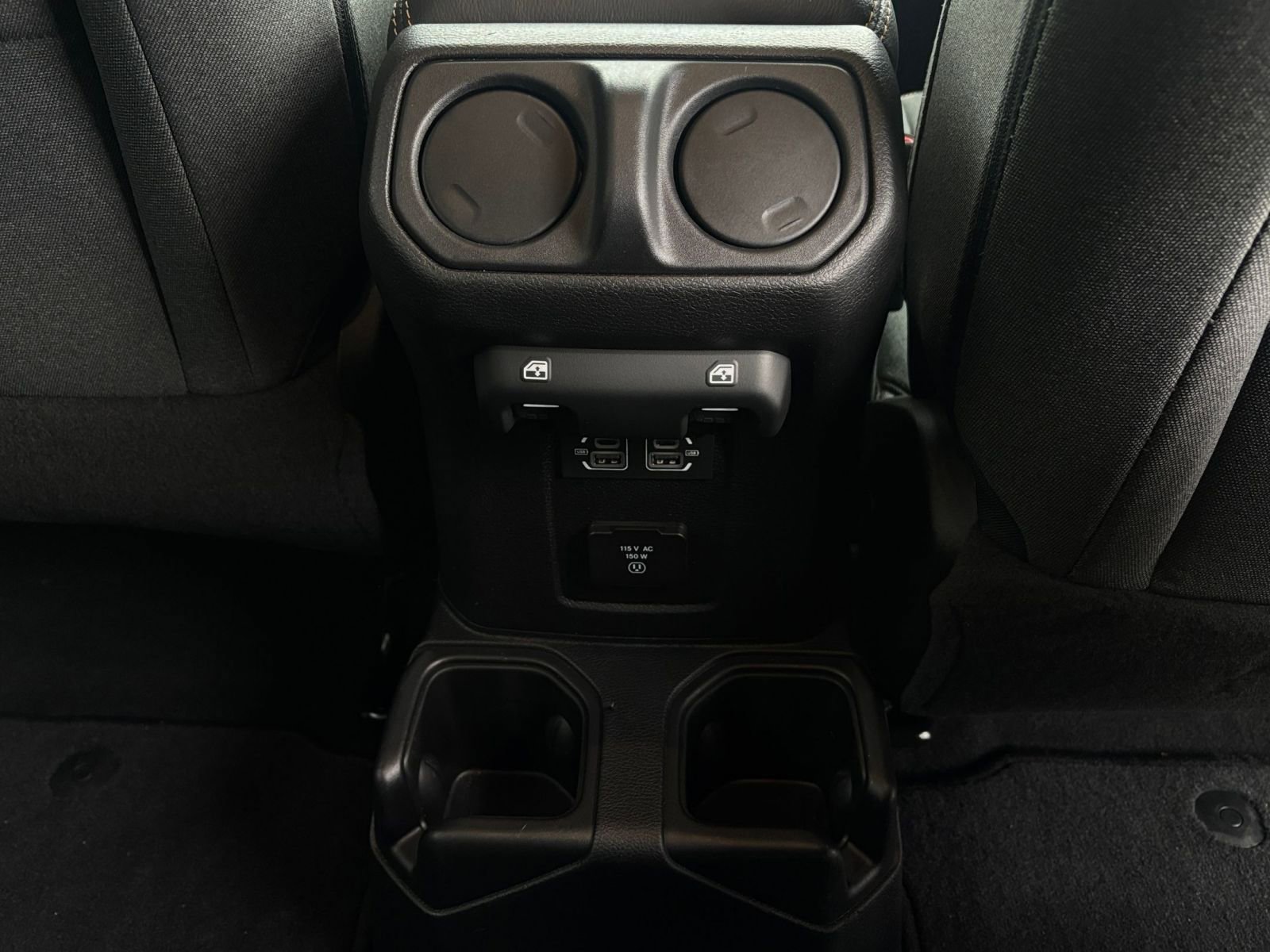 Used 2025 Jeep Wrangler Unlimited Sahara AWD/4WD image 22