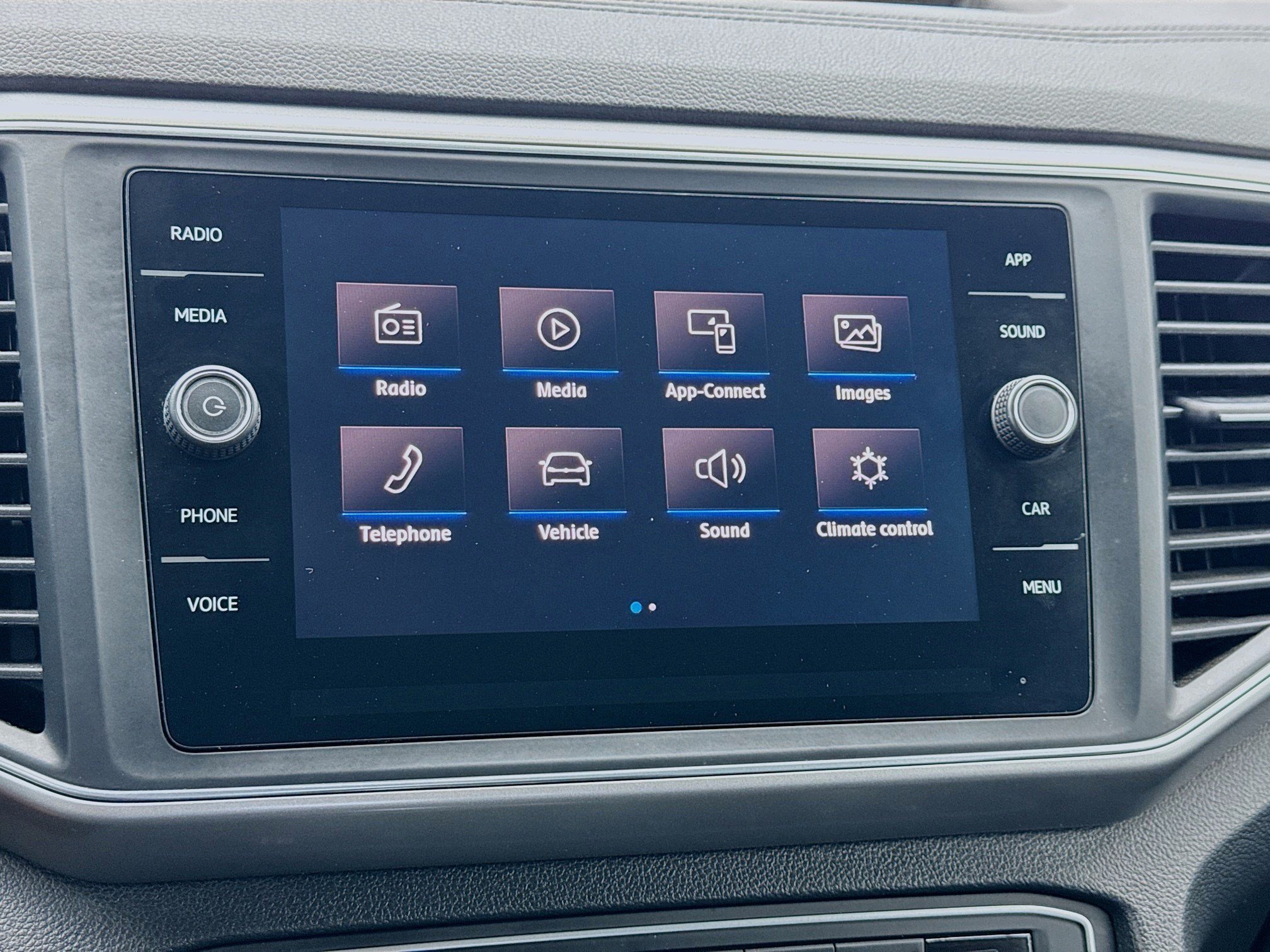 Used 2019 Volkswagen Atlas SE w/ Towing Package AWD/4WD image 9