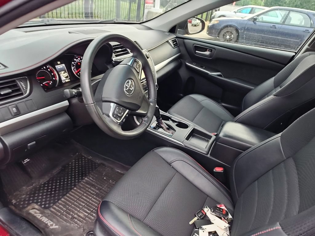 Used 2017 Toyota Camry SE FWD image 9