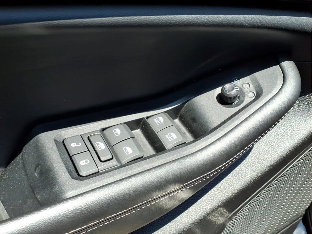Used 2025 Jeep Grand Cherokee Altitude AWD/4WD image 20