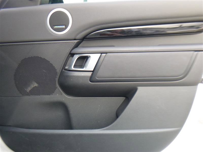 Used 2024 Land Rover Discovery S image 20