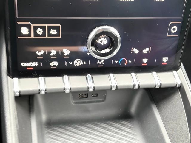 Used 2025 GMC Terrain Elevation image 21