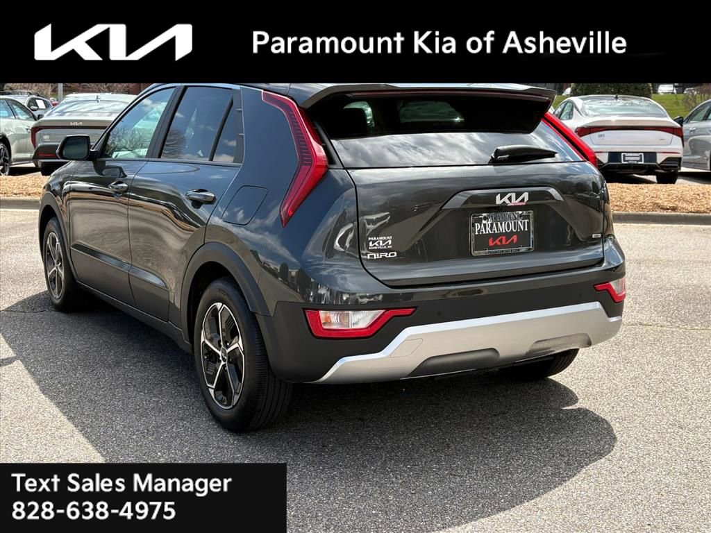 Certified 2025 Kia Niro EX image 4
