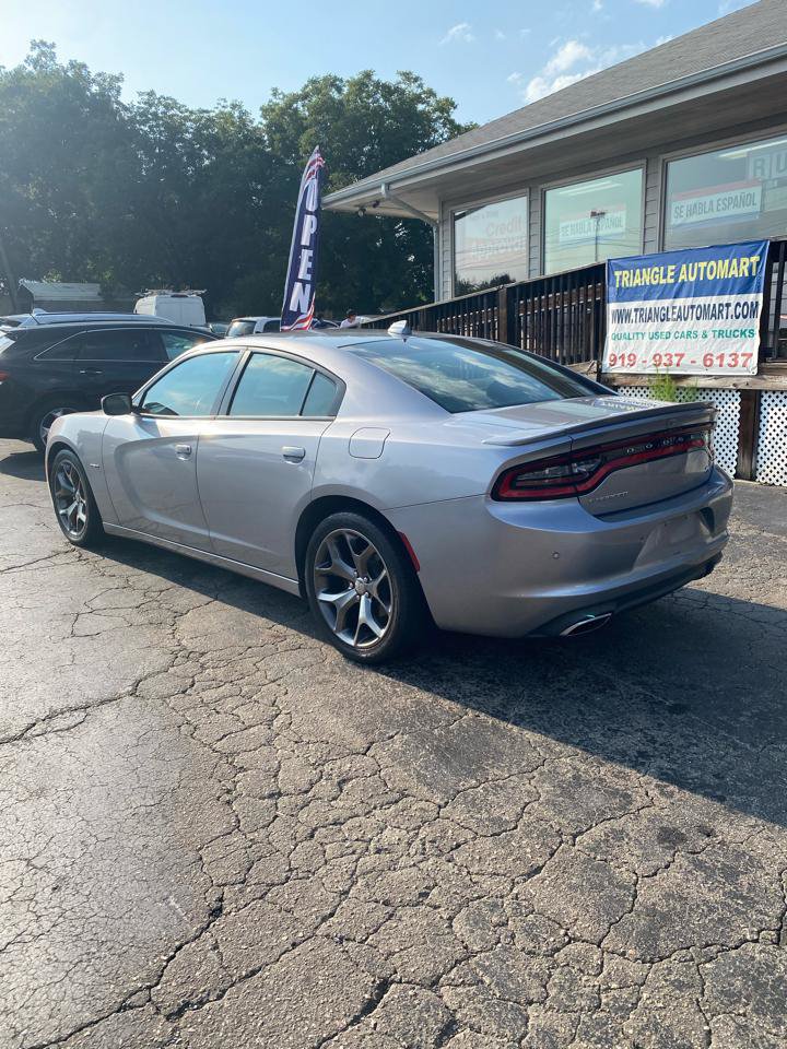 Used 2015 Dodge Charger R/T w/ Plus Group RWD image 7