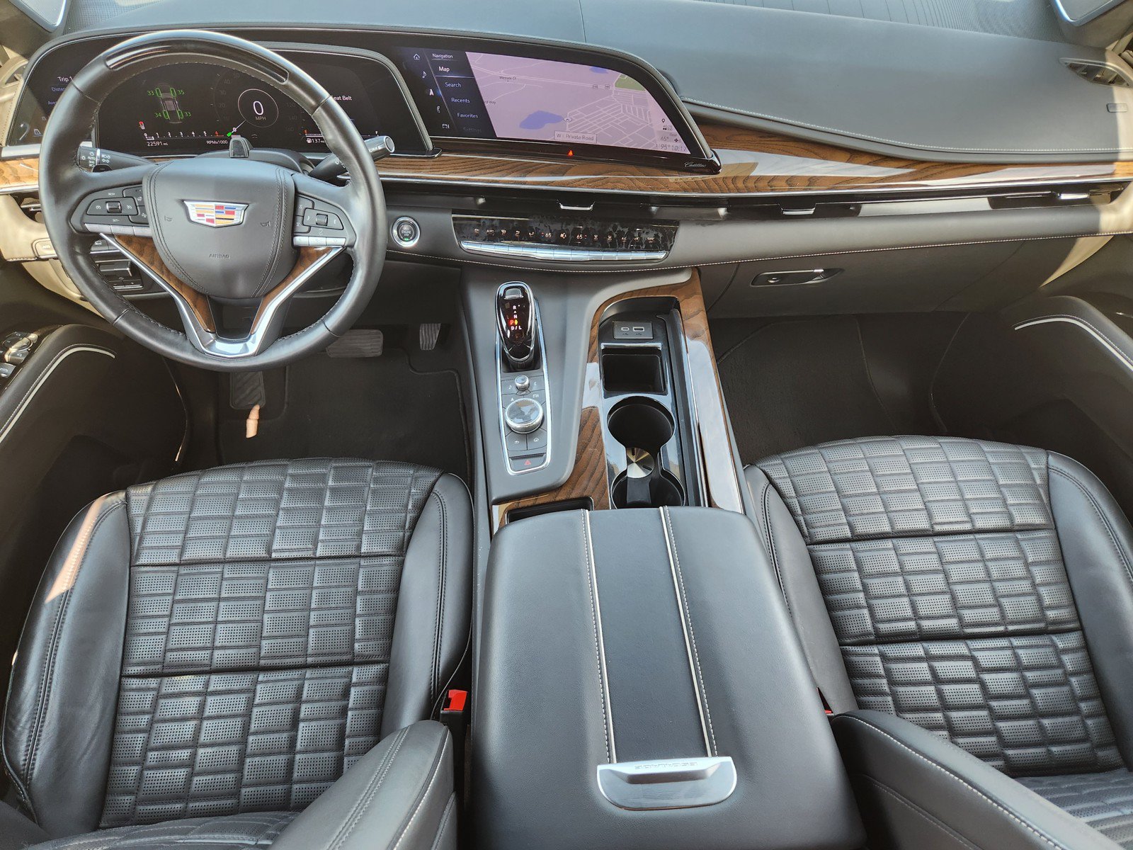 Used 2023 Cadillac Escalade Sport Platinum w/ LPO, ONYX Package AWD/4WD image 9
