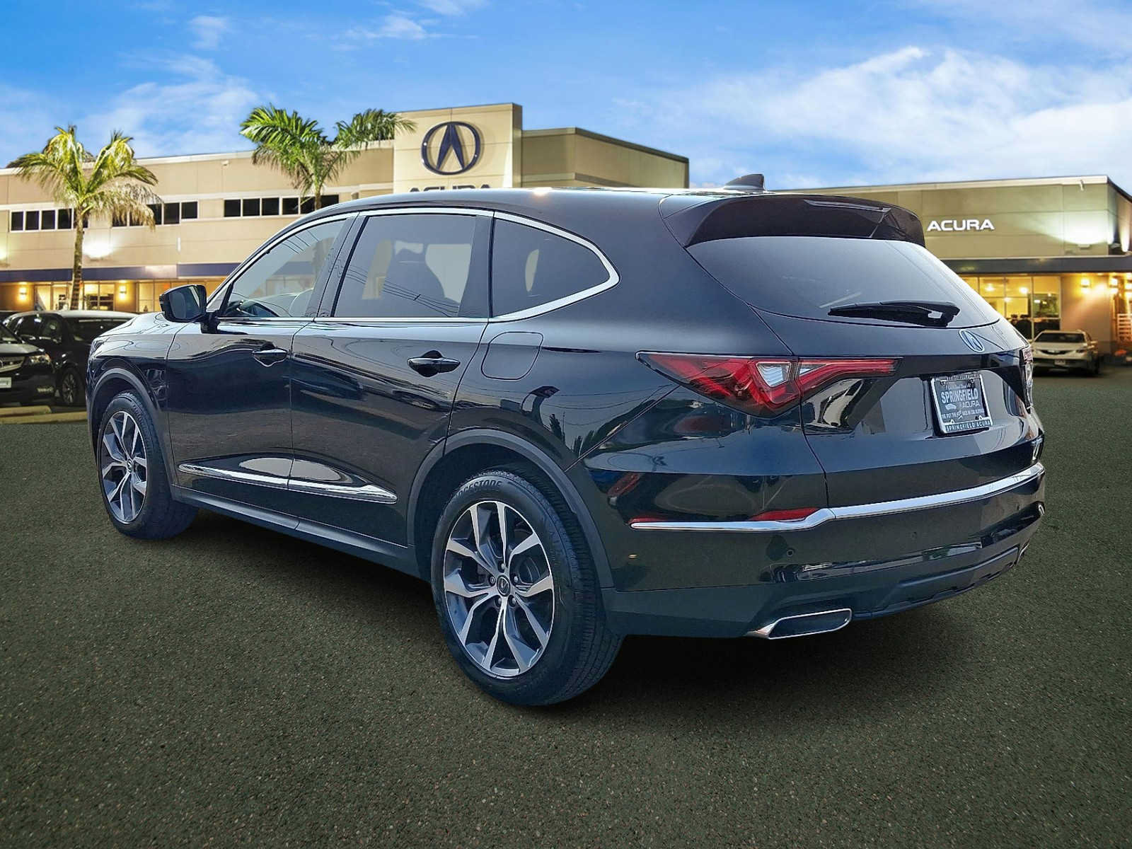 Used 2024 Acura MDX SH-AWD w/ Technology Package image 4