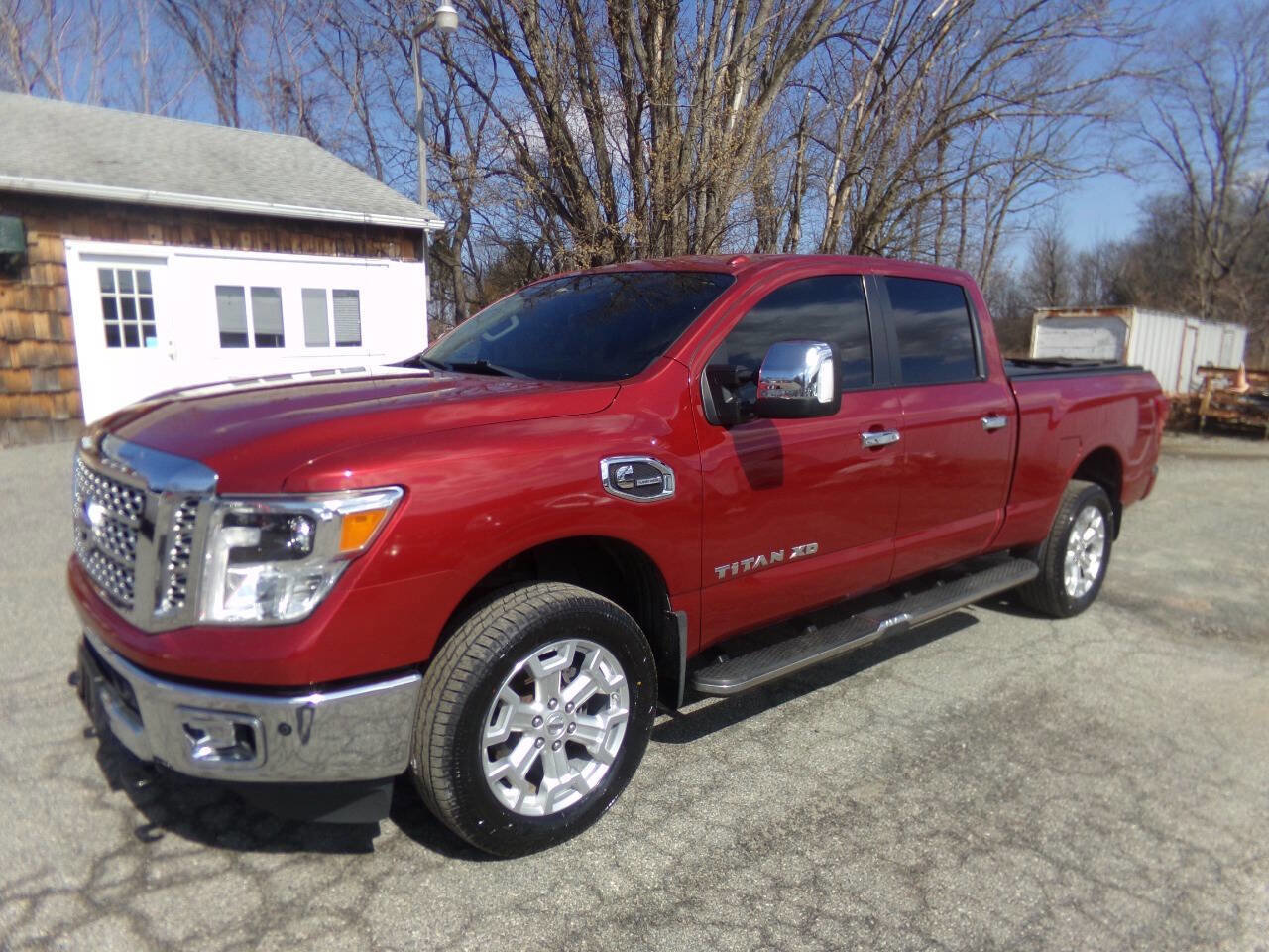 Used 2019 Nissan Titan SL image 1
