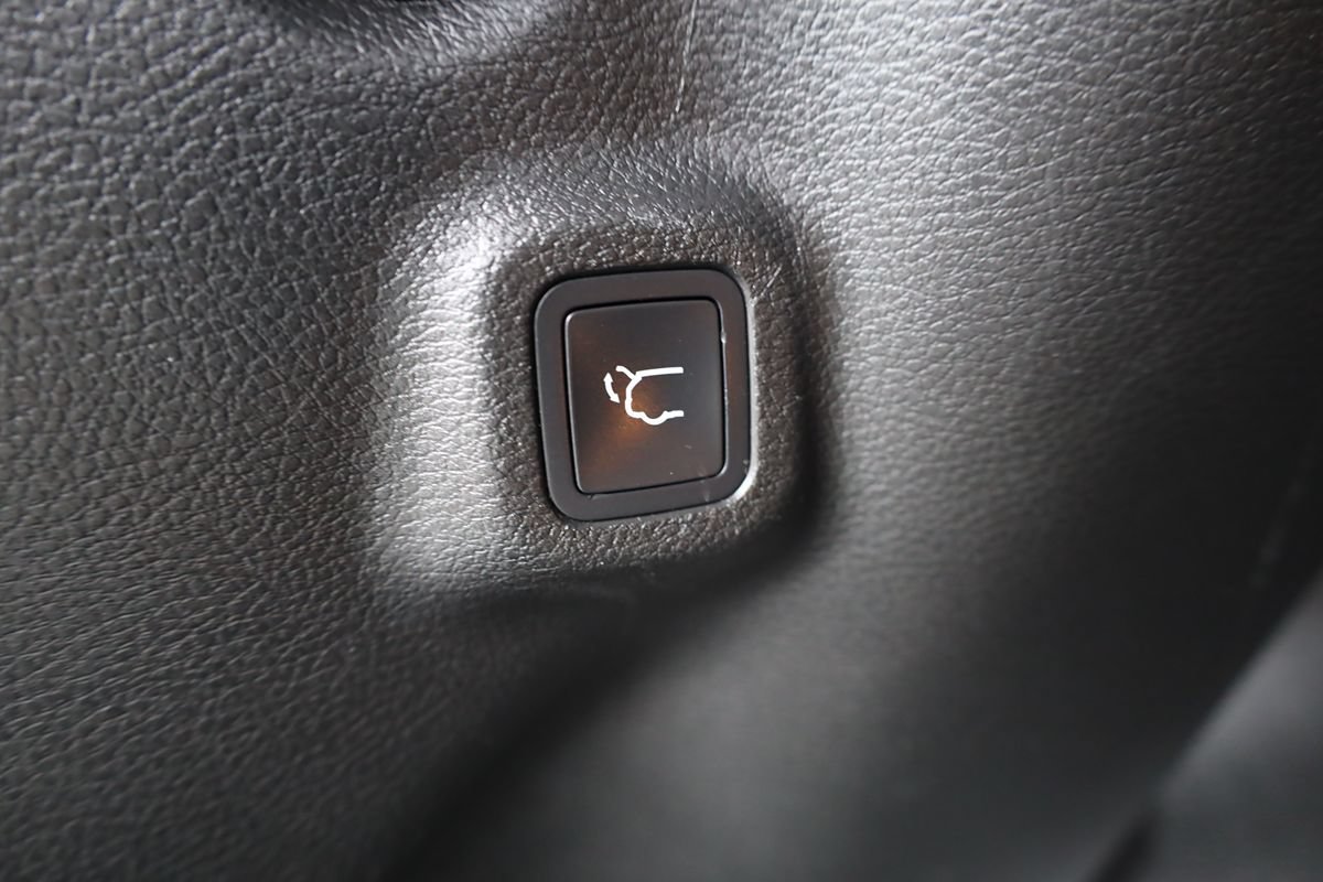 Used 2022 Jeep Compass High Altitude AWD/4WD image 17