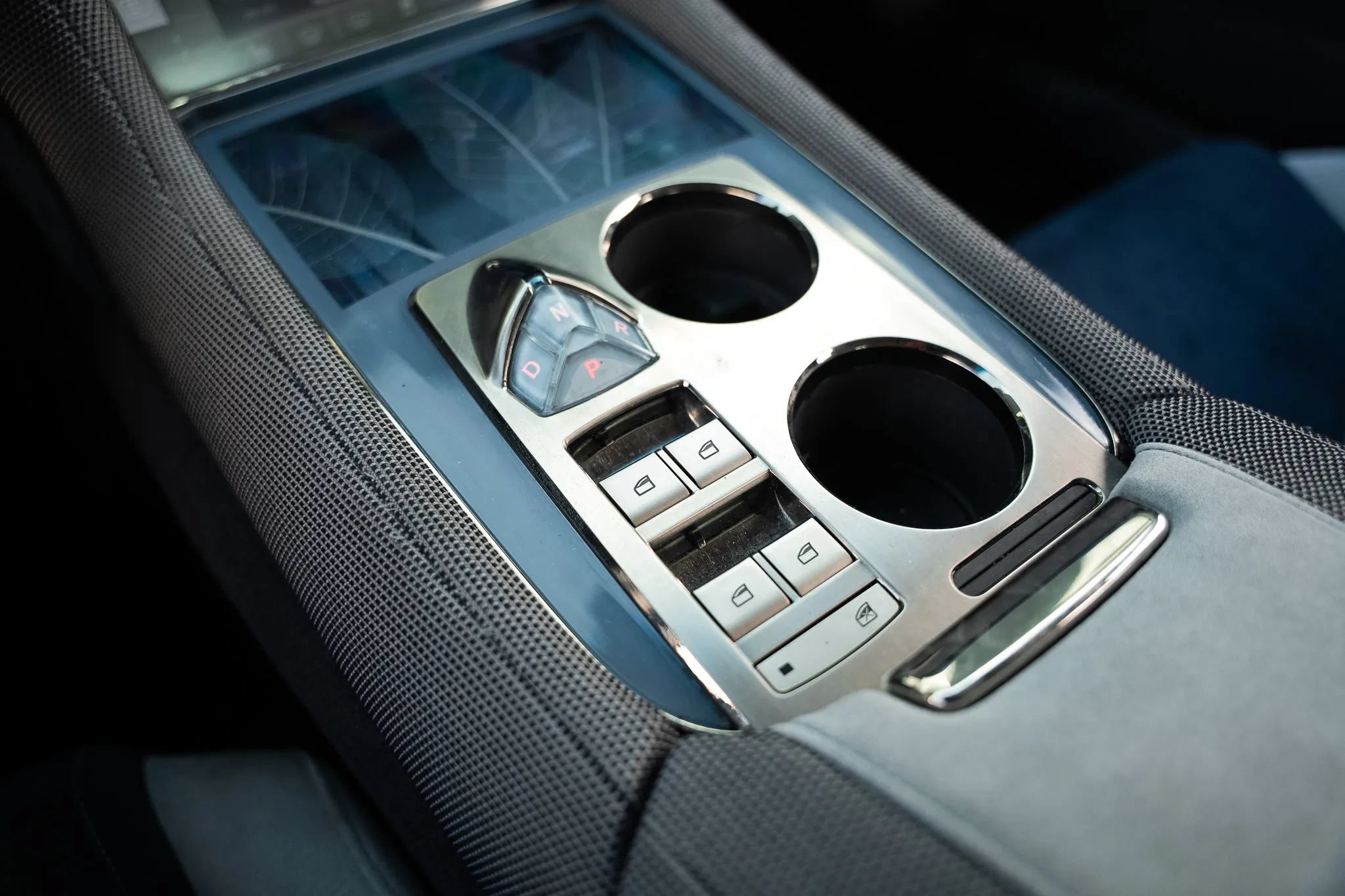 Used 2012 Fisker Karma EcoChic RWD image 34