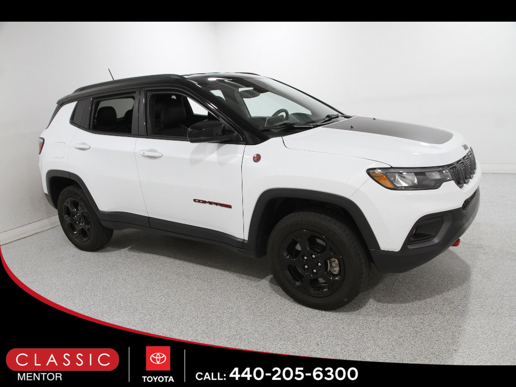 Used 2024 Jeep Compass Trailhawk AWD/4WD image 1