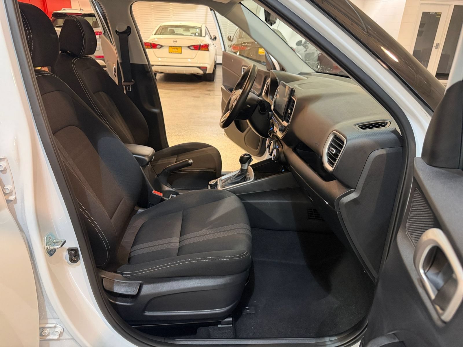 Used 2026 Hyundai Venue SEL FWD image 30