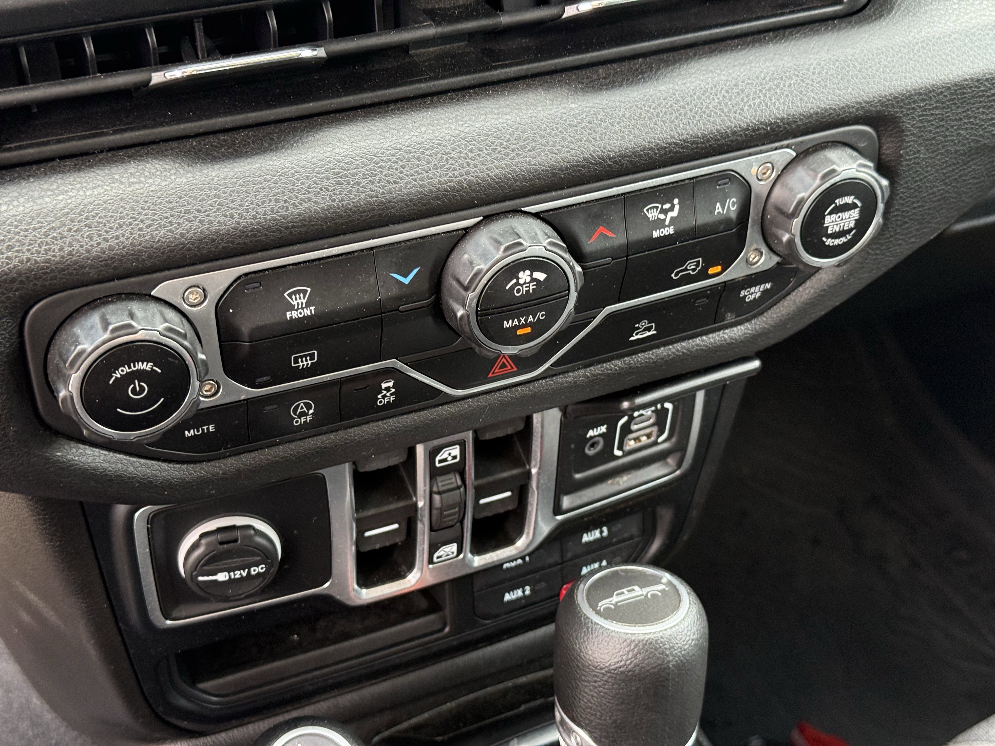 Used 2024 Jeep Gladiator Sport AWD/4WD image 23