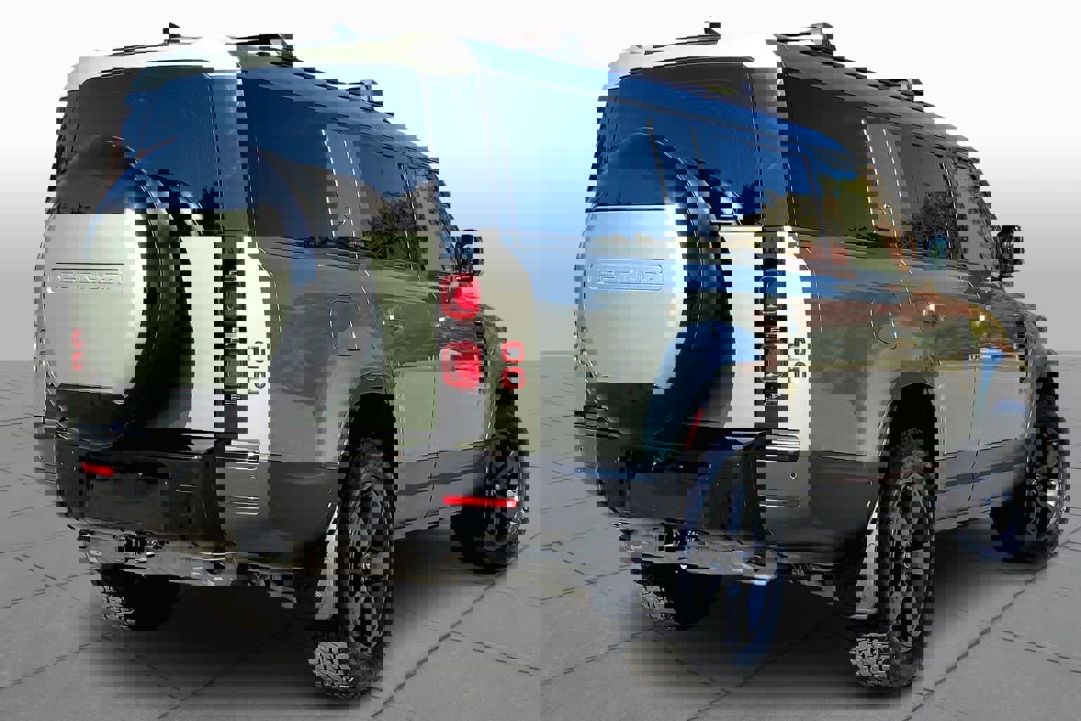 Used 2024 Land Rover Defender 130 S image 11