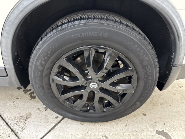 Used 2018 Nissan Rogue SV w/ Sun & Sound Touring Package image 37