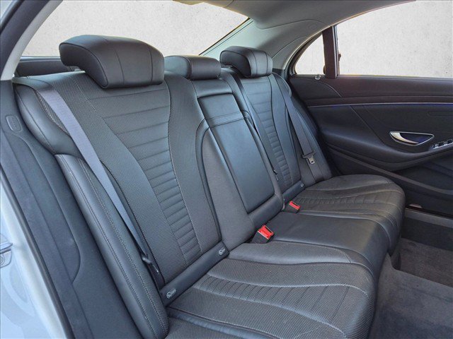 Used 2019 Mercedes-Benz S 560 Sedan image 19