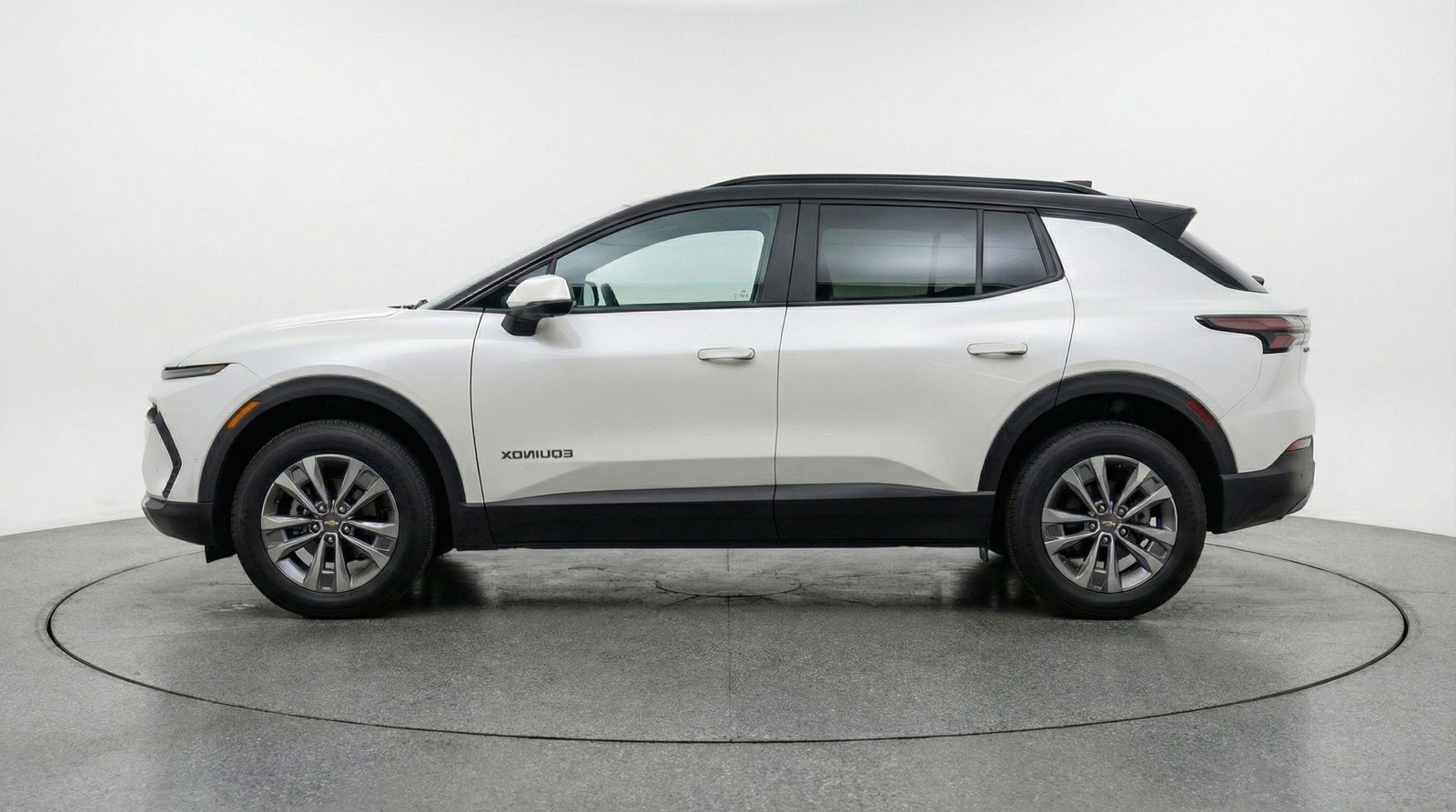 Used 2025 Chevrolet Equinox LT FWD image 5