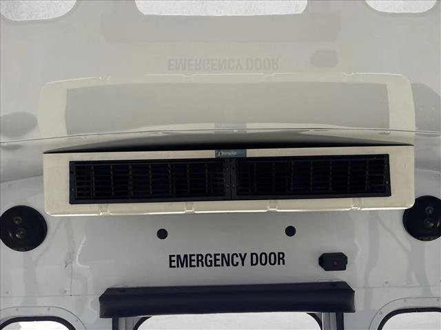 Used 2002 Ford E-450 and Econoline 450 RWD image 17