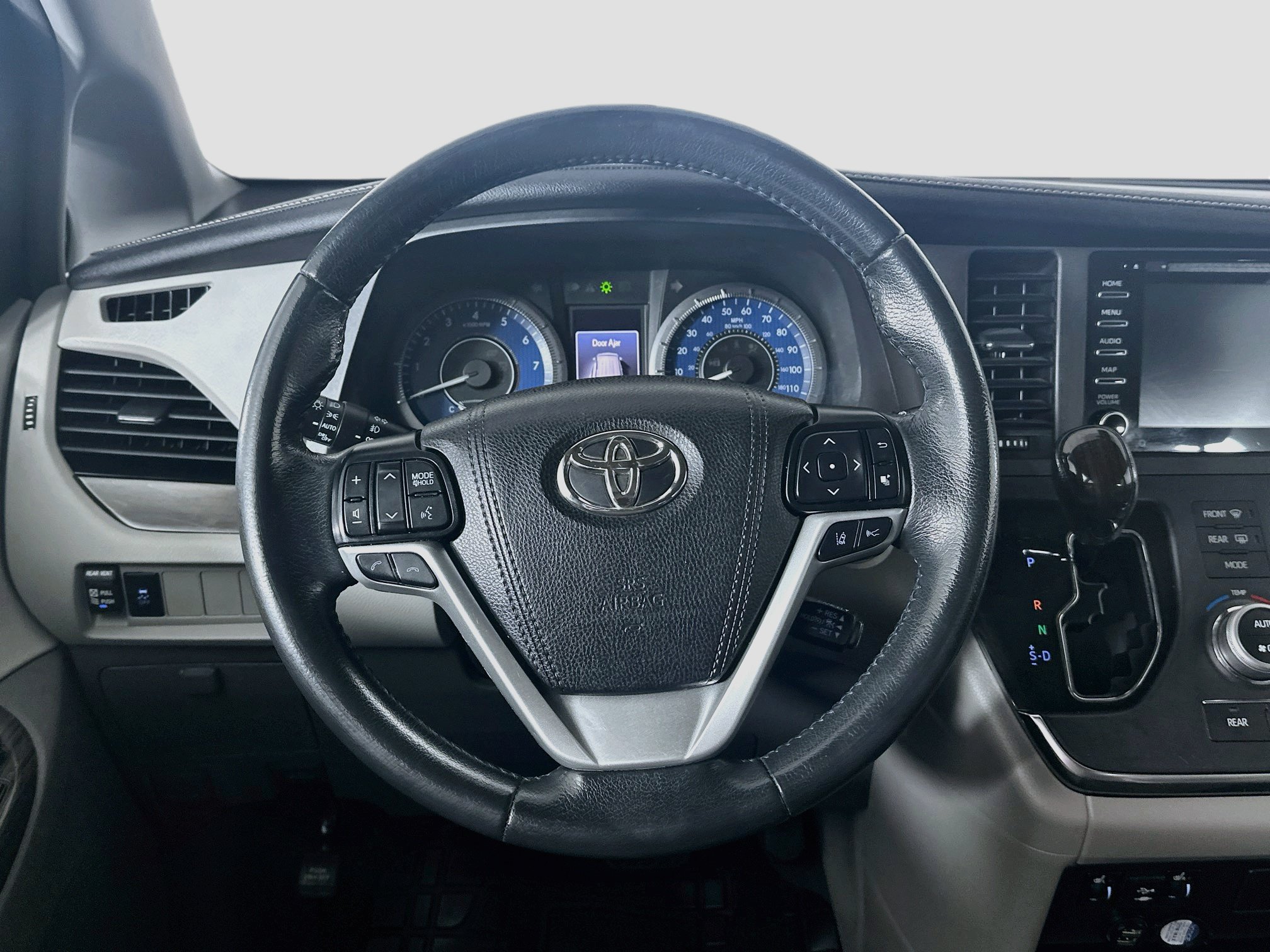 Used 2019 Toyota Sienna XLE FWD image 18