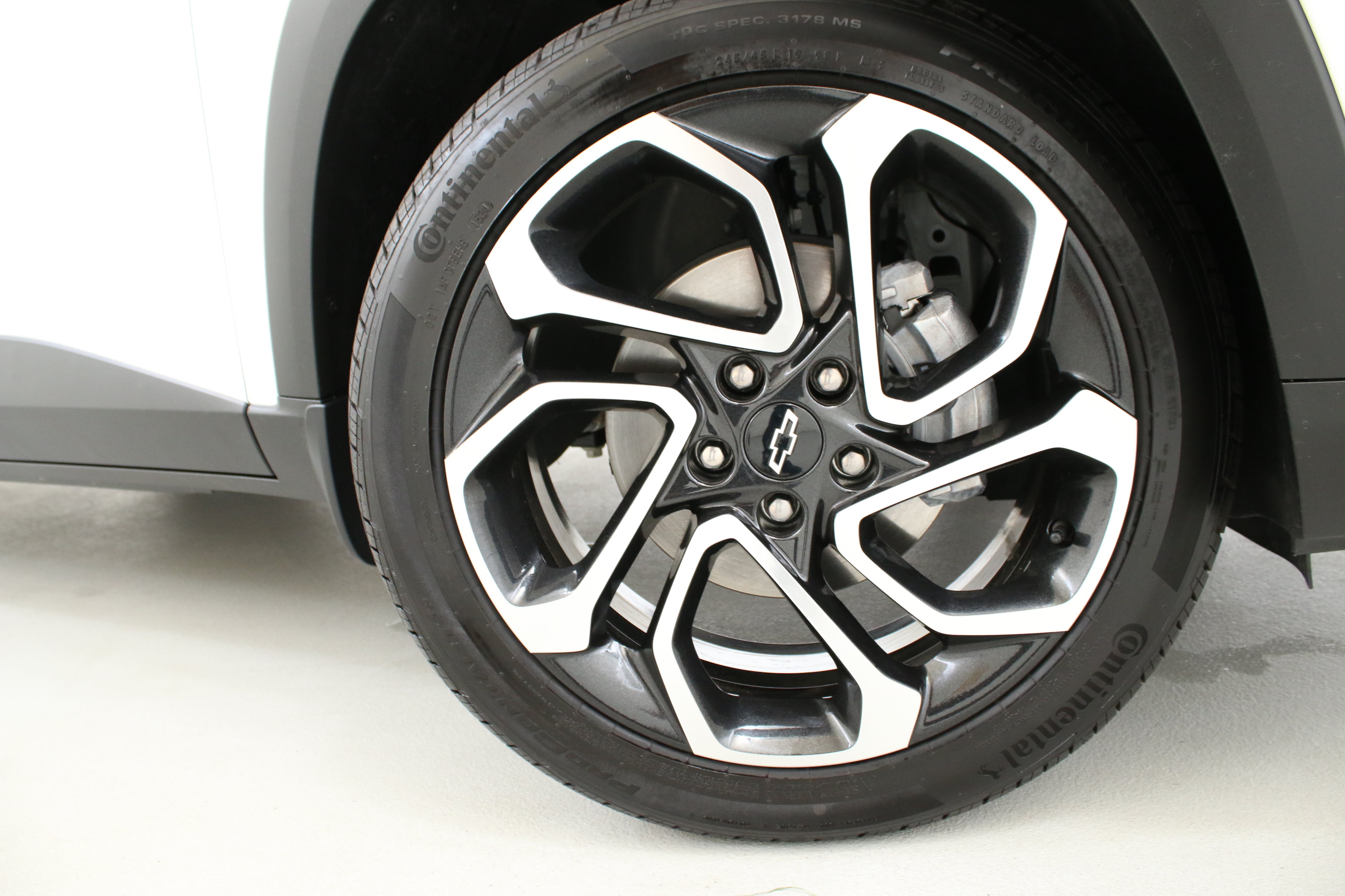 Certified 2025 Chevrolet Trax RS w/ Driver Confidence Package FWD image 34