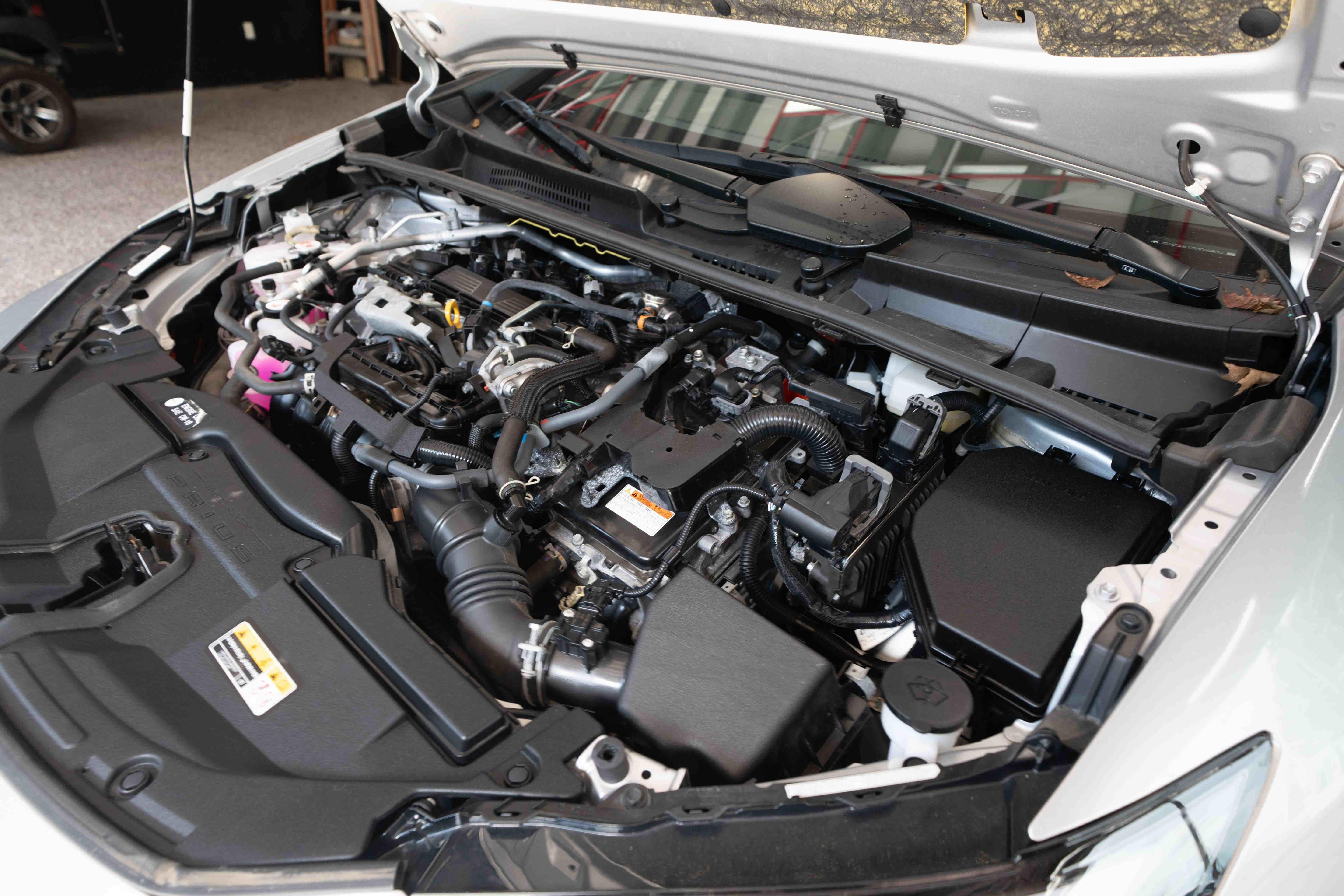 Used 2025 Toyota Prius LE FWD image 32