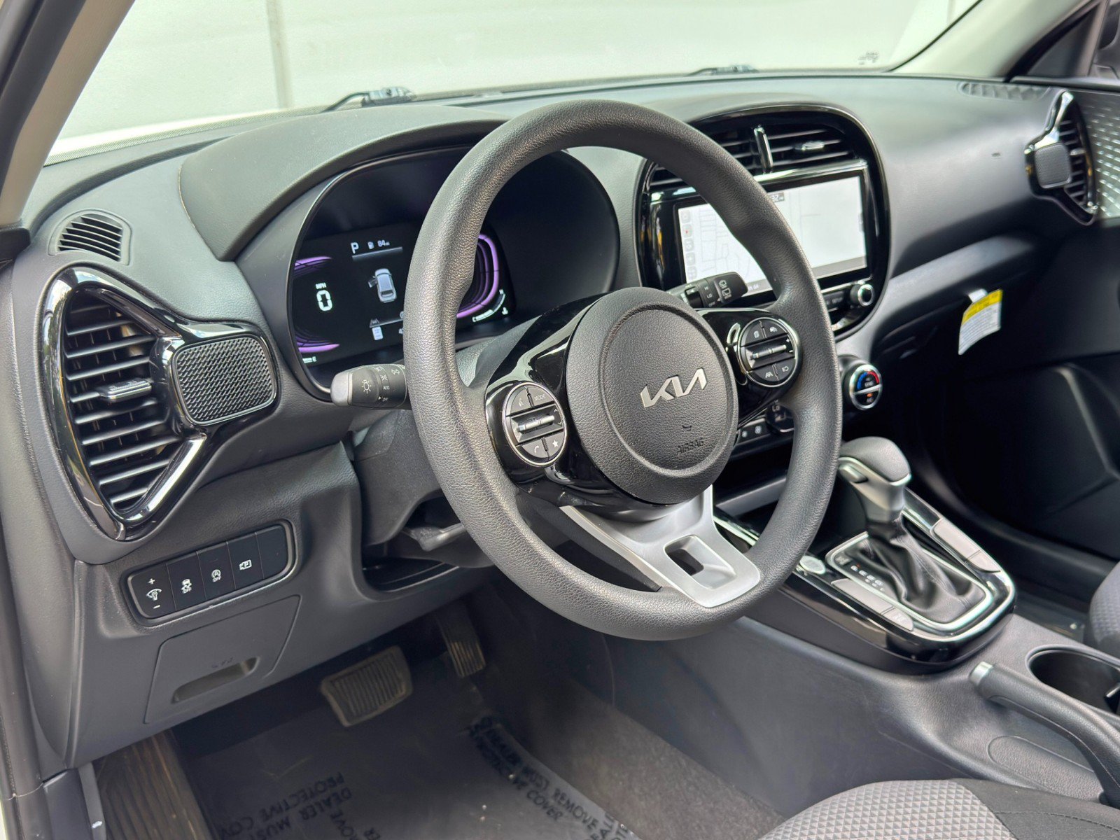 Used 2025 Kia Soul S FWD image 12