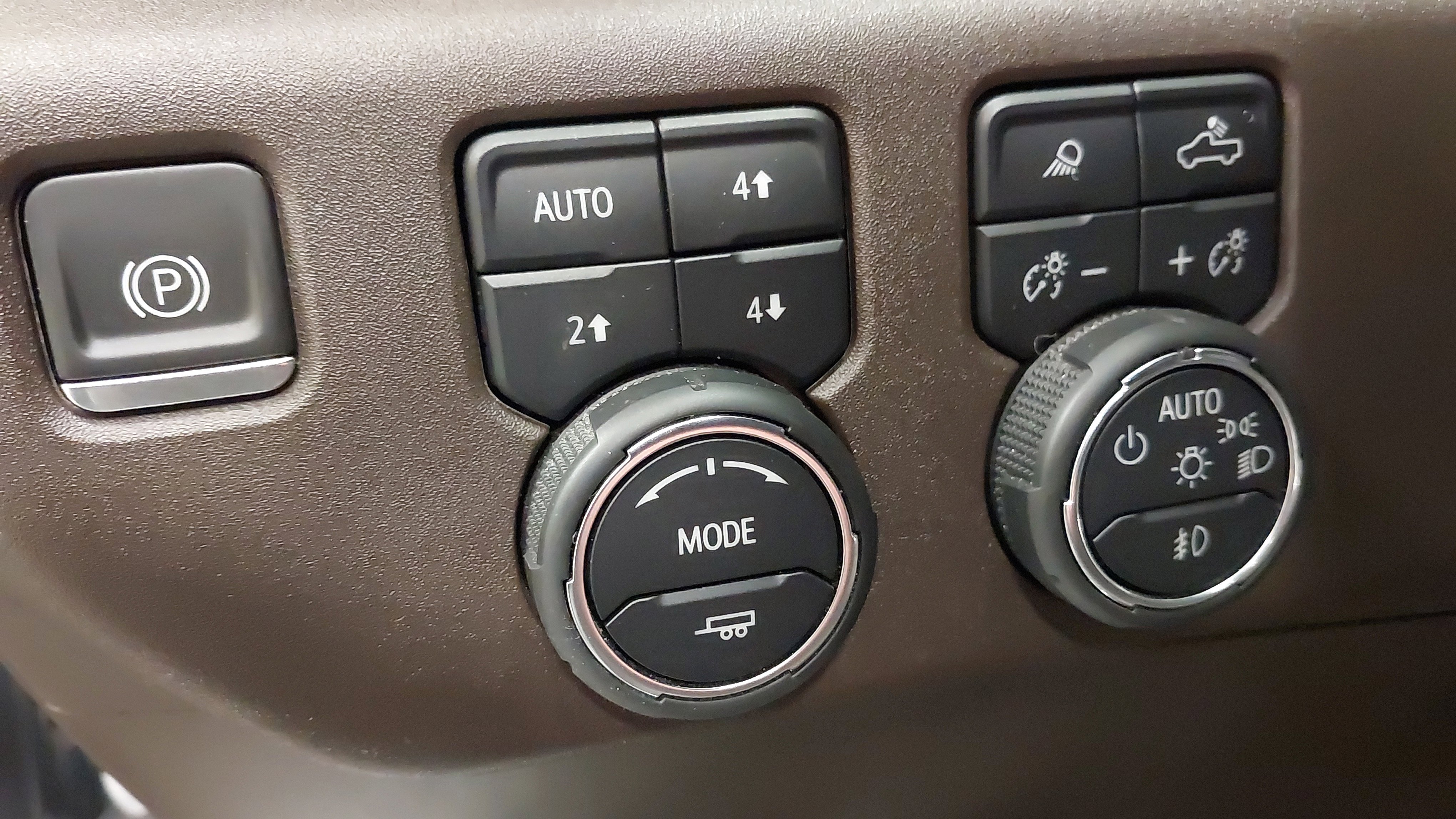 Used 2024 Chevrolet Silverado 1500 LTZ w/ Z71 Off-Road Package image 23