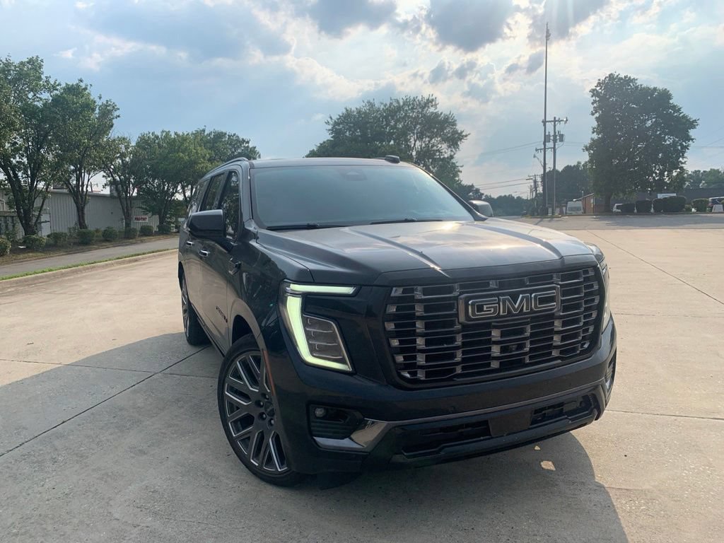 Used 2025 GMC Yukon XL Denali Ultimate AWD/4WD image 4