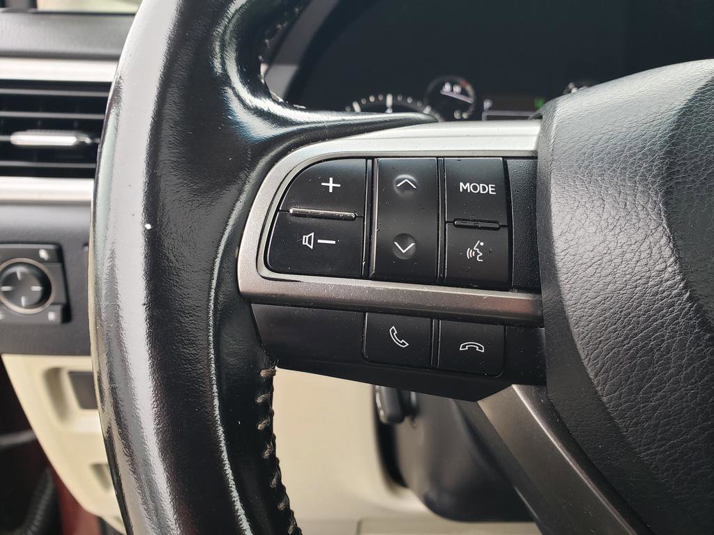 Used 2022 Lexus GX 460 w/ Accessory Package image 30