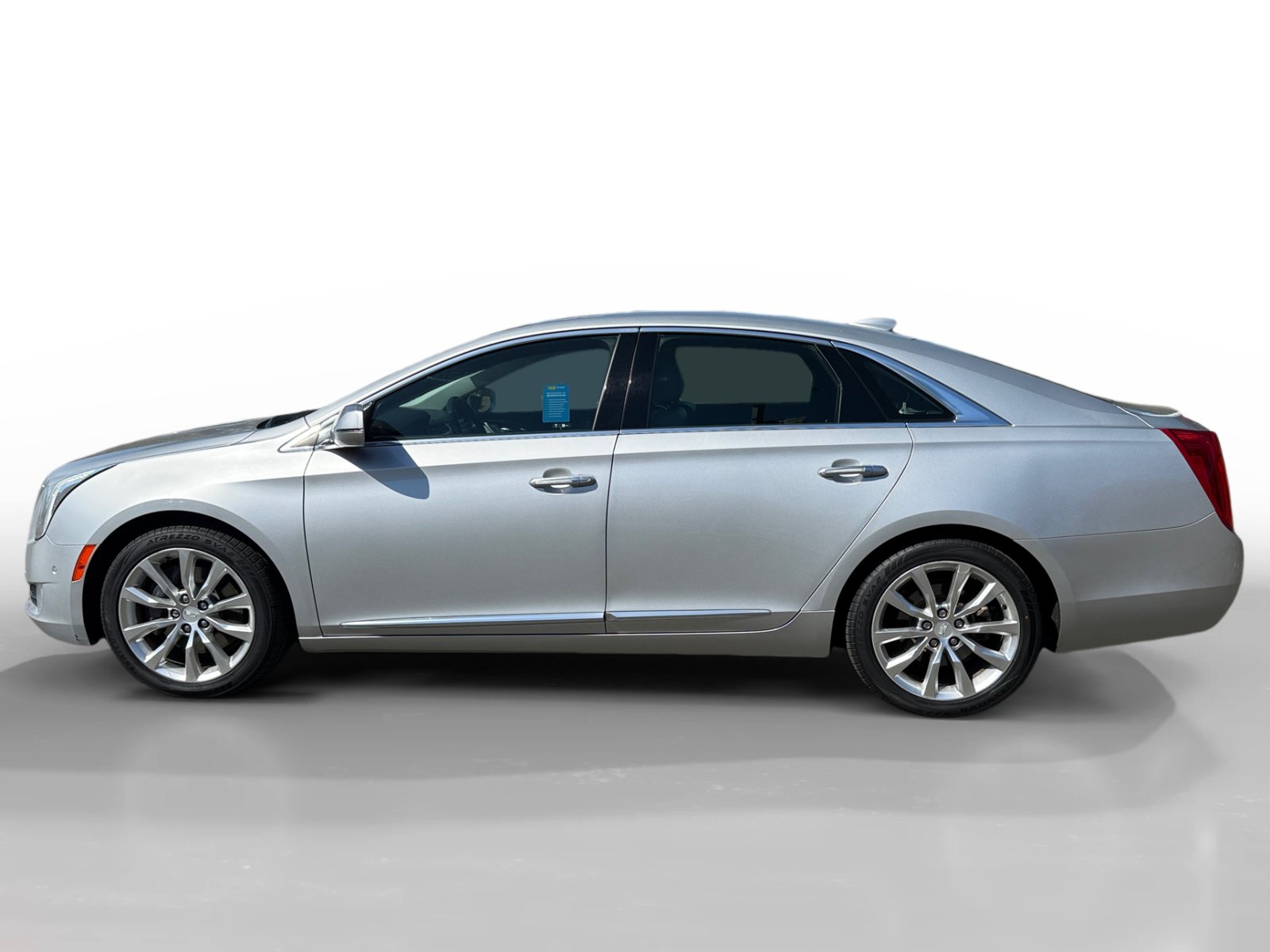 Used 2017 Cadillac XTS Luxury FWD image 2