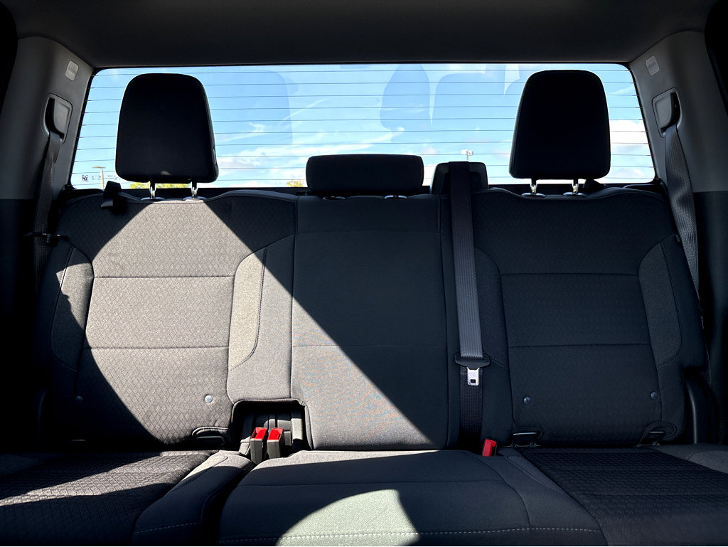 Used 2025 Chevrolet Silverado 1500 Custom image 5