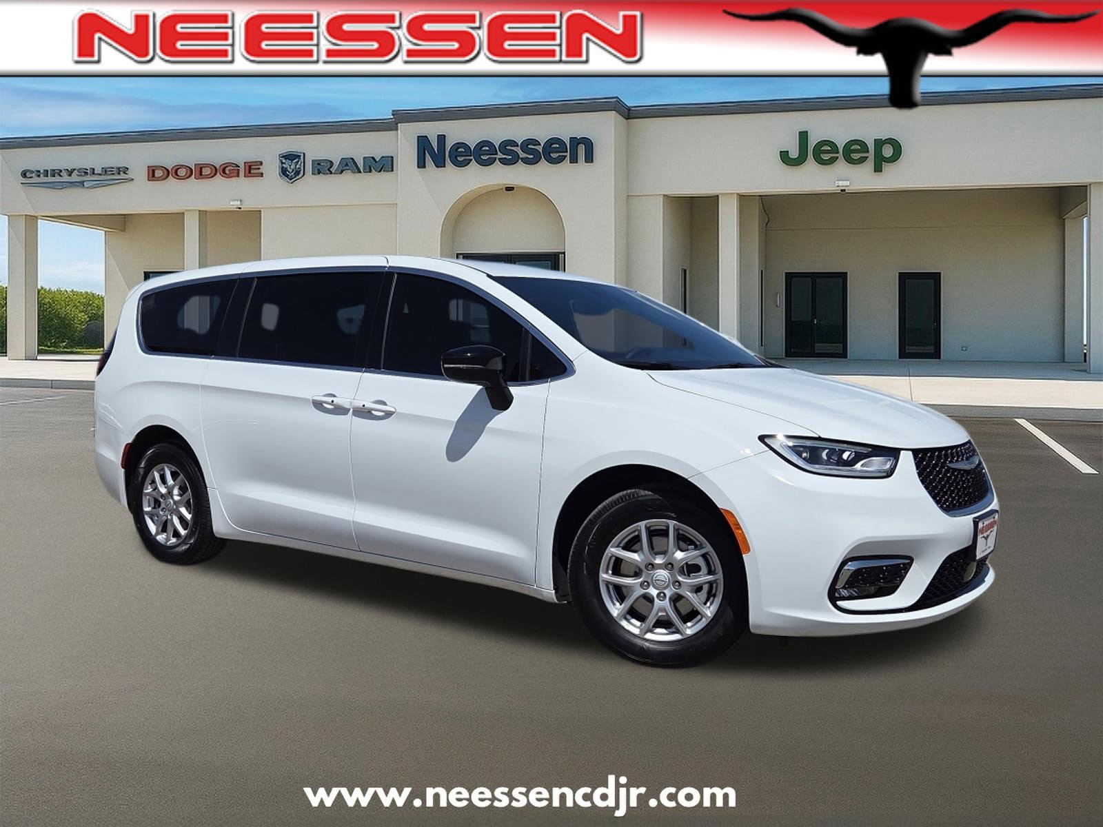 New 2026 Chrysler Pacifica Select image 1
