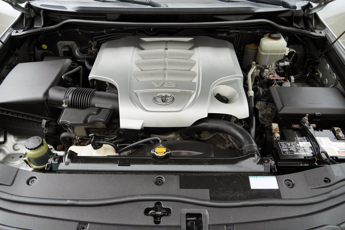 Used 2015 Toyota Land Cruiser AWD/4WD image 32