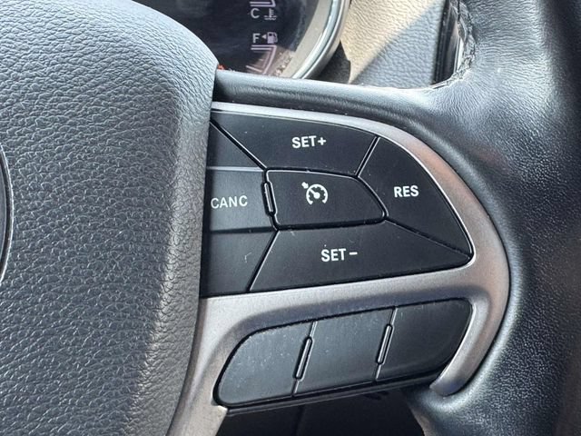 Used 2020 Jeep Grand Cherokee Limited AWD/4WD image 26