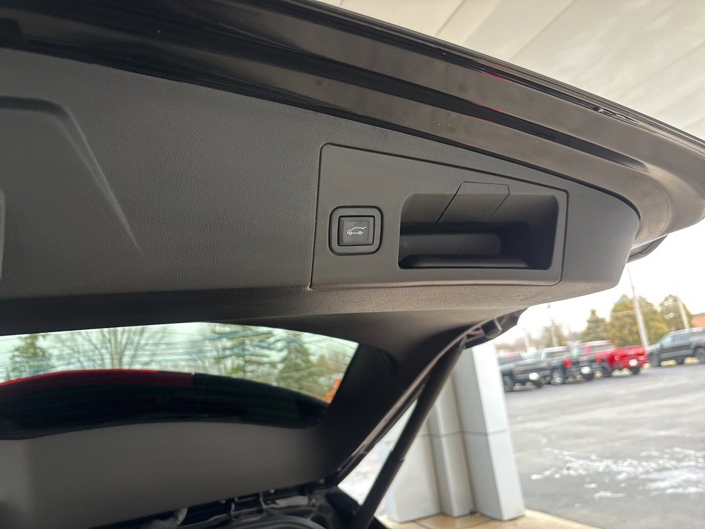 Used 2022 Cadillac XT5 Premium Luxury image 37