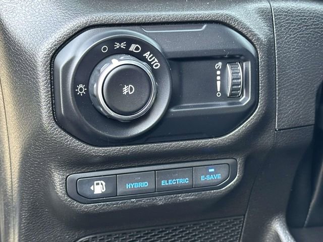 Used 2023 Jeep Wrangler Unlimited Sahara w/ Cold Weather Group image 26