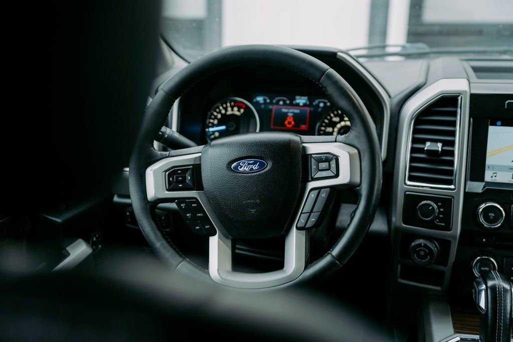 Used 2017 Ford F150 Lariat image 12