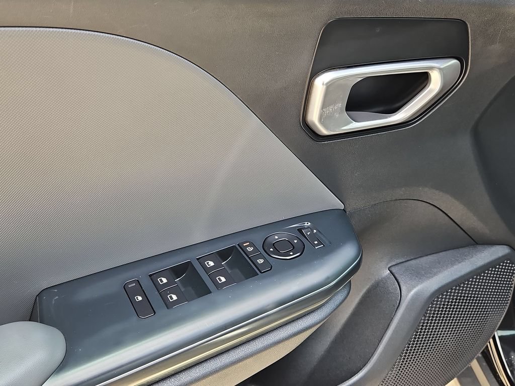 Used 2025 Kia K4 FWD image 13