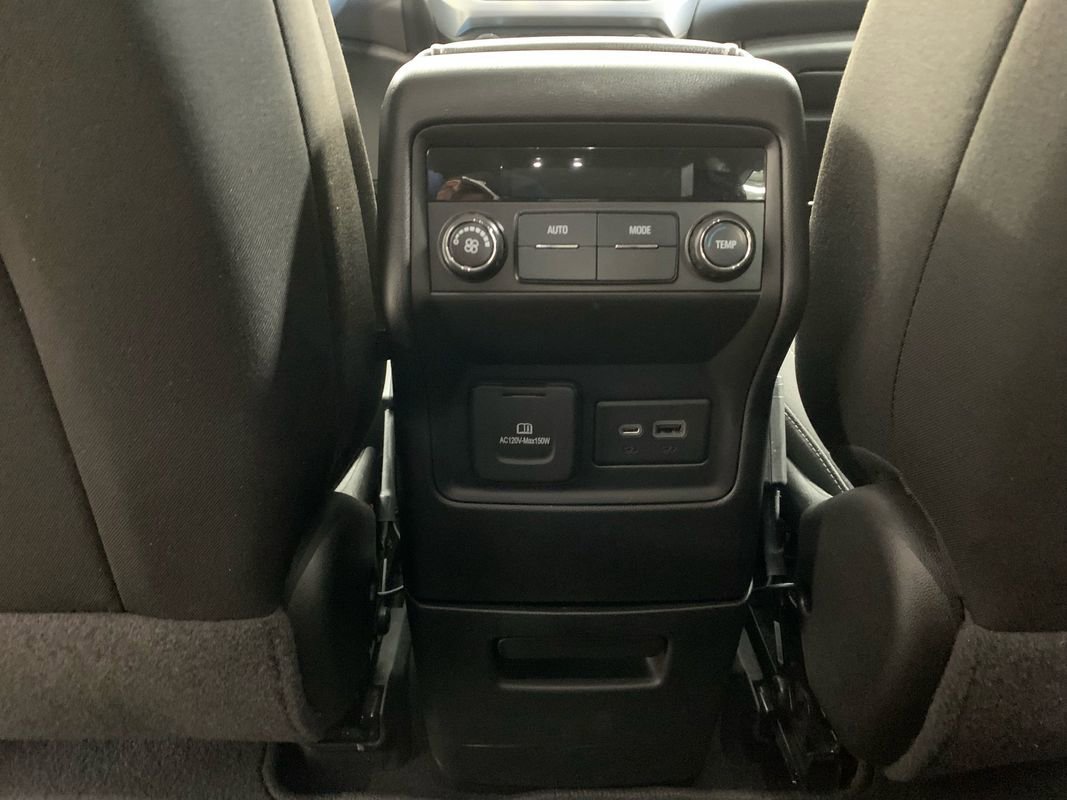 Used 2022 GMC Acadia SLE w/ Driver Convenience Package image 22