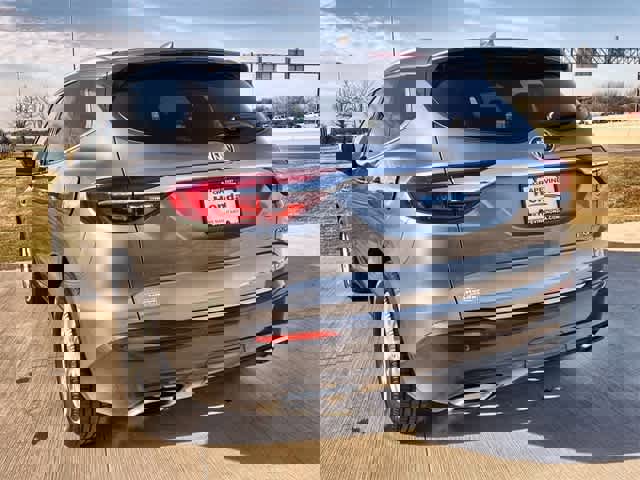 Used 2019 Buick Enclave Essence image 5