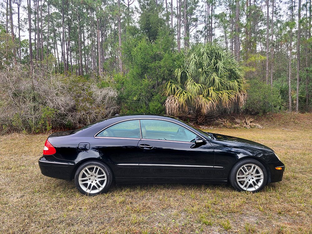 Used 2008 Mercedes-Benz CLK 350 Coupe image 8