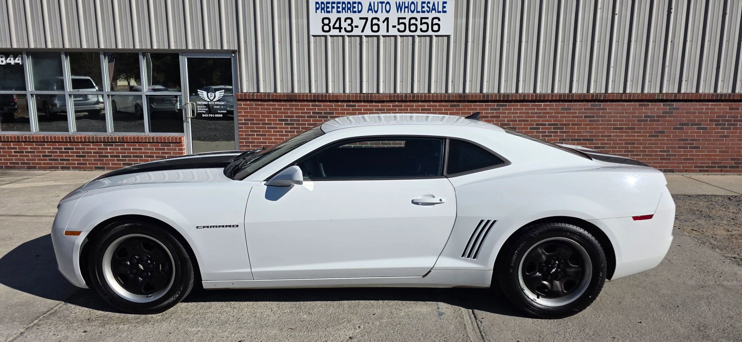 Used 2011 Chevrolet Camaro LS RWD image 3