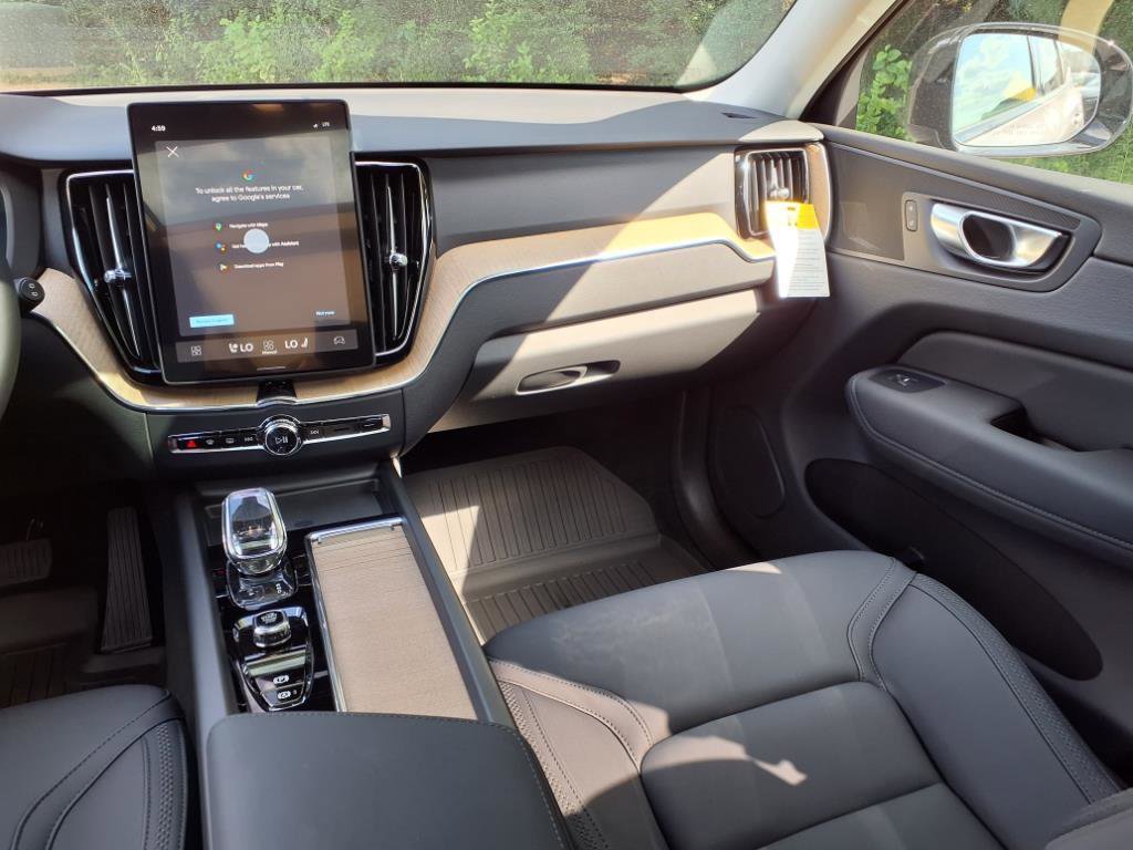 New 2026 Volvo XC60 B5 Plus w/ Protection Package Premier image 11