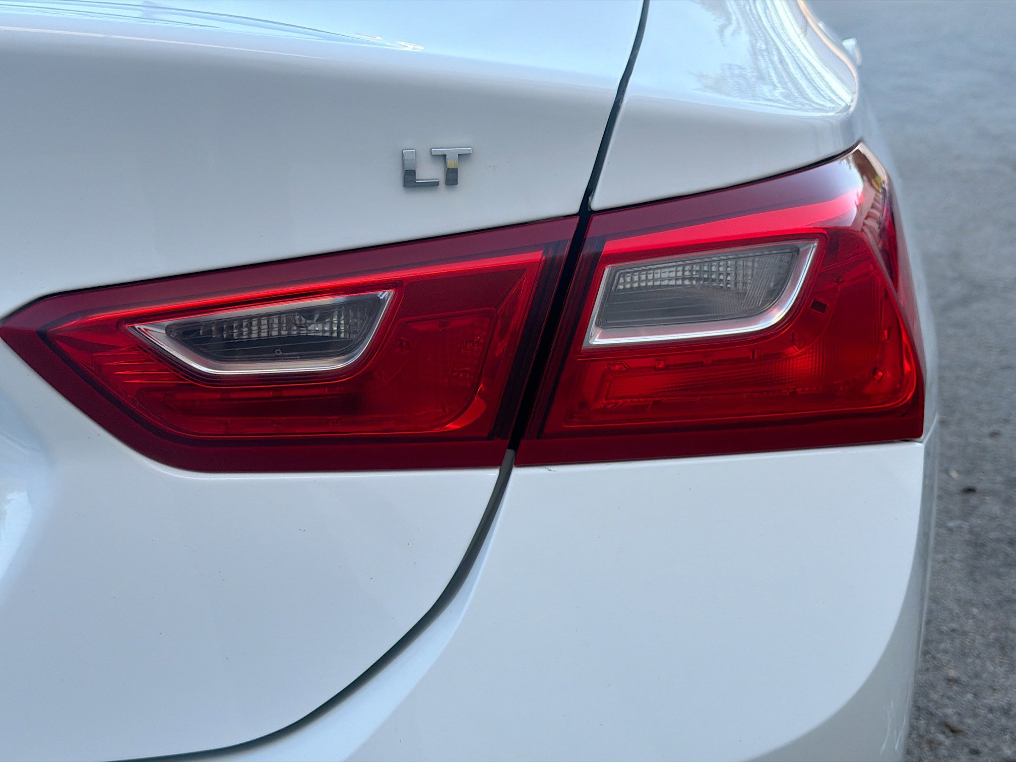Used 2025 Chevrolet Malibu LT FWD image 26