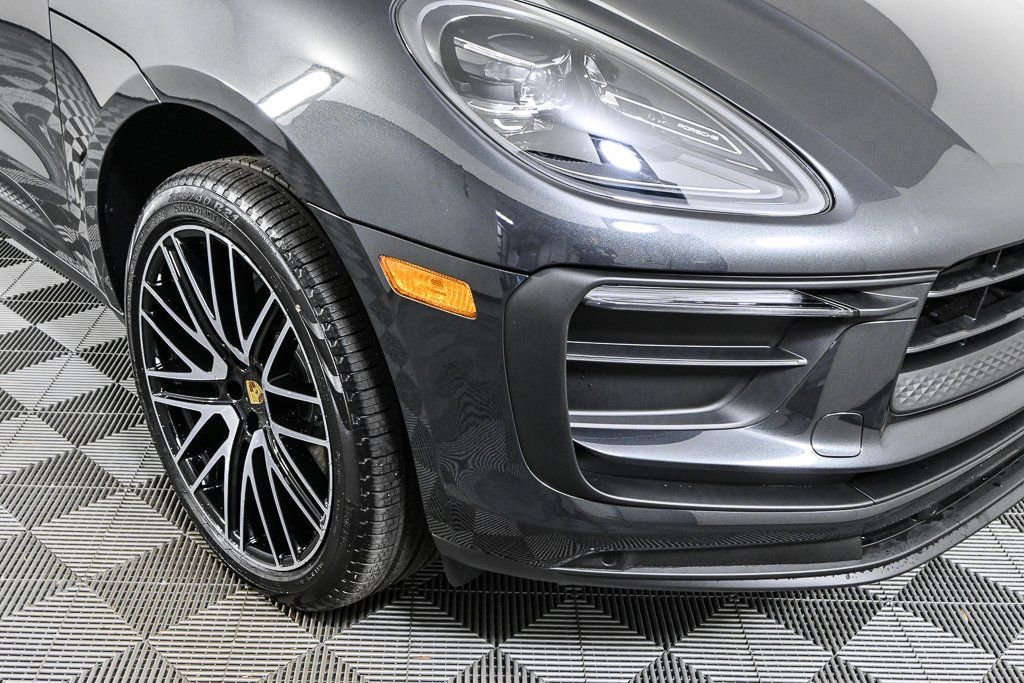 Certified 2026 Porsche Macan AWD/4WD image 38