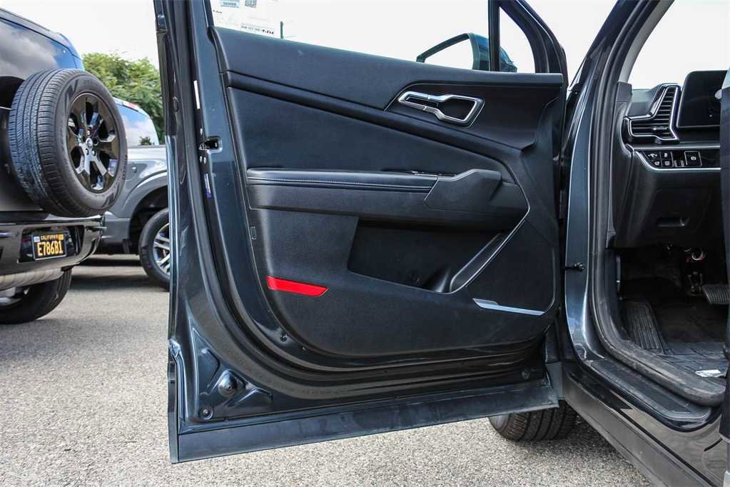 Used 2023 Kia Sportage EX w/ EX Premium Package image 22